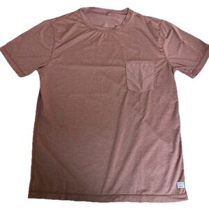 Vuori Tradewind Performance V109 T-Shirt Mens Medium Red Pocket Short Sleeve